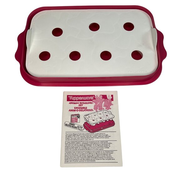 Tupperware Animal Wigglers Set Wiggly Gelatin & Cookie Mold Fun Kids Baking Red - Picture 1 of 11